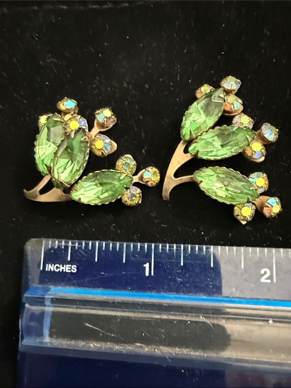 Vintage Green Crystal Floral Brooch and Earrings Set - Picture 7 of 8